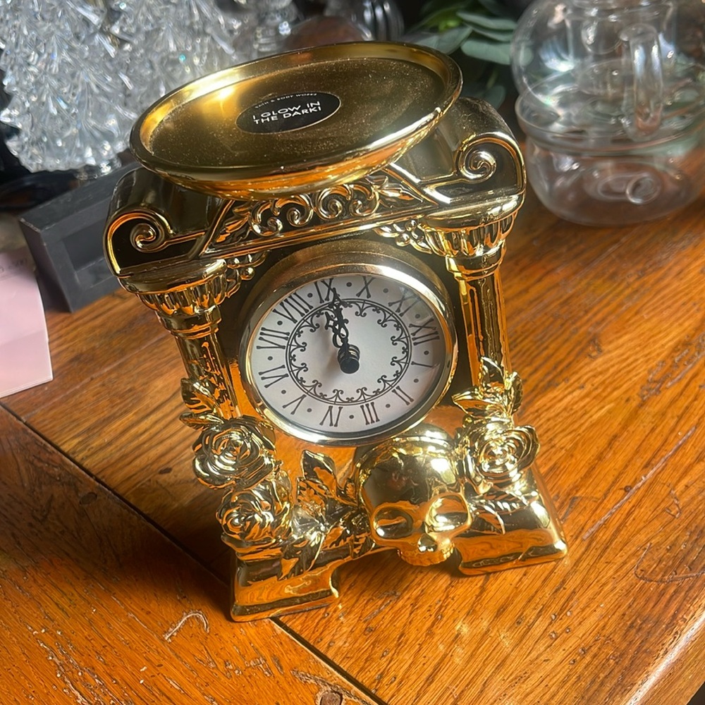 NWT 2023 B&BW Gold Skull and Roses Clock Candle Holder 💀🌹